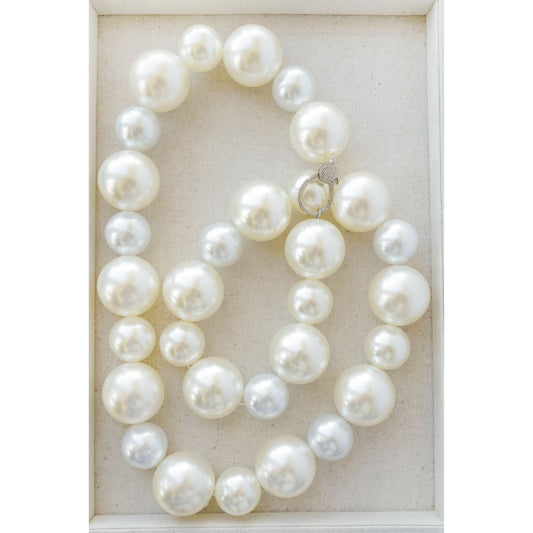 Oversized Pearl Statement Necklace