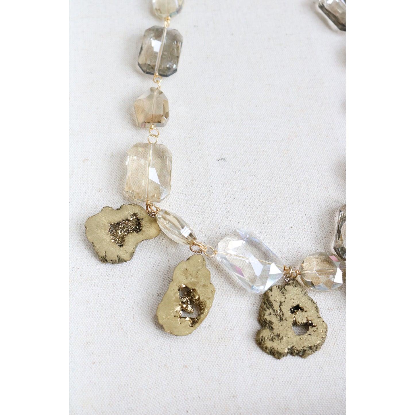 Golden Éclat Necklace