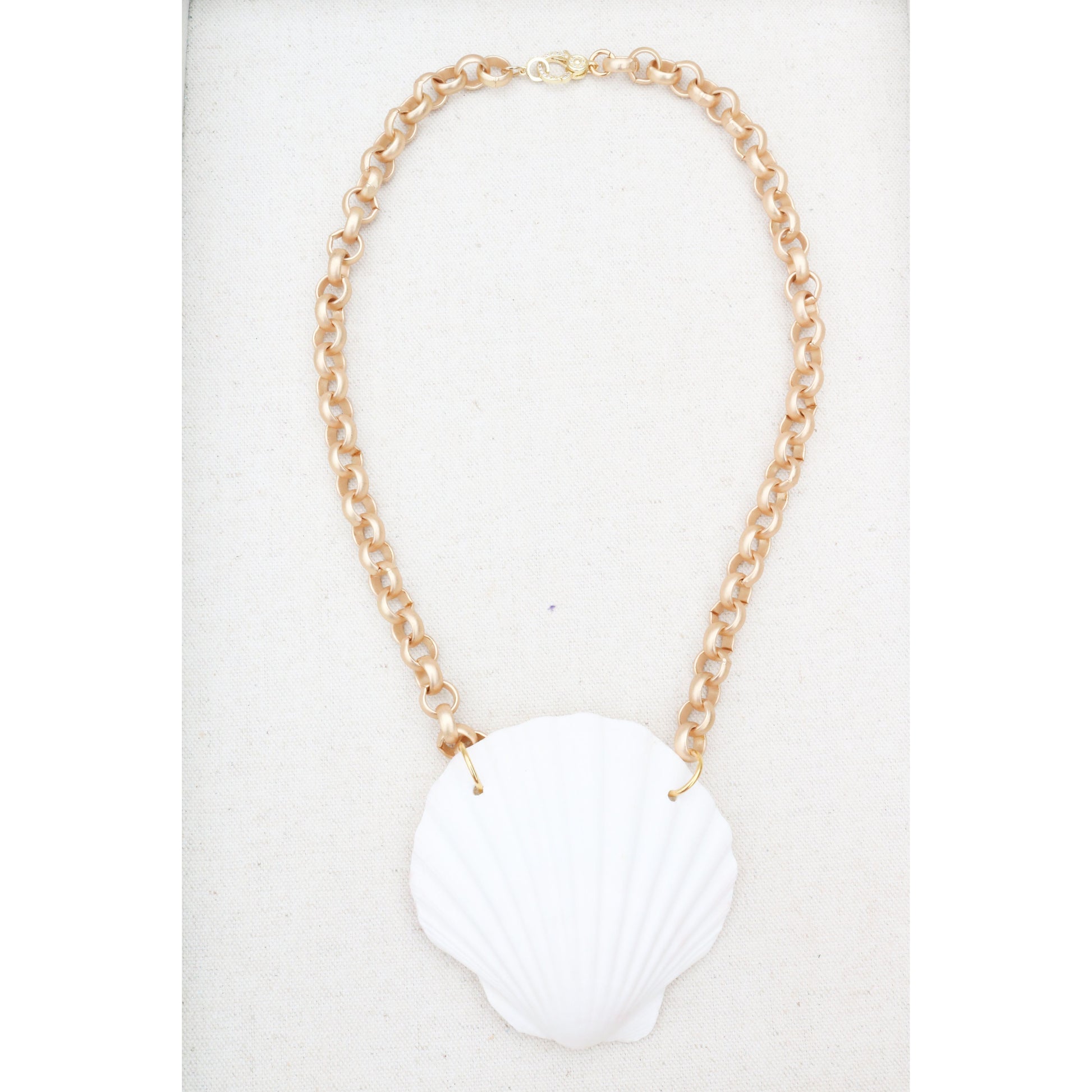 Scallop Shell Chain Necklace